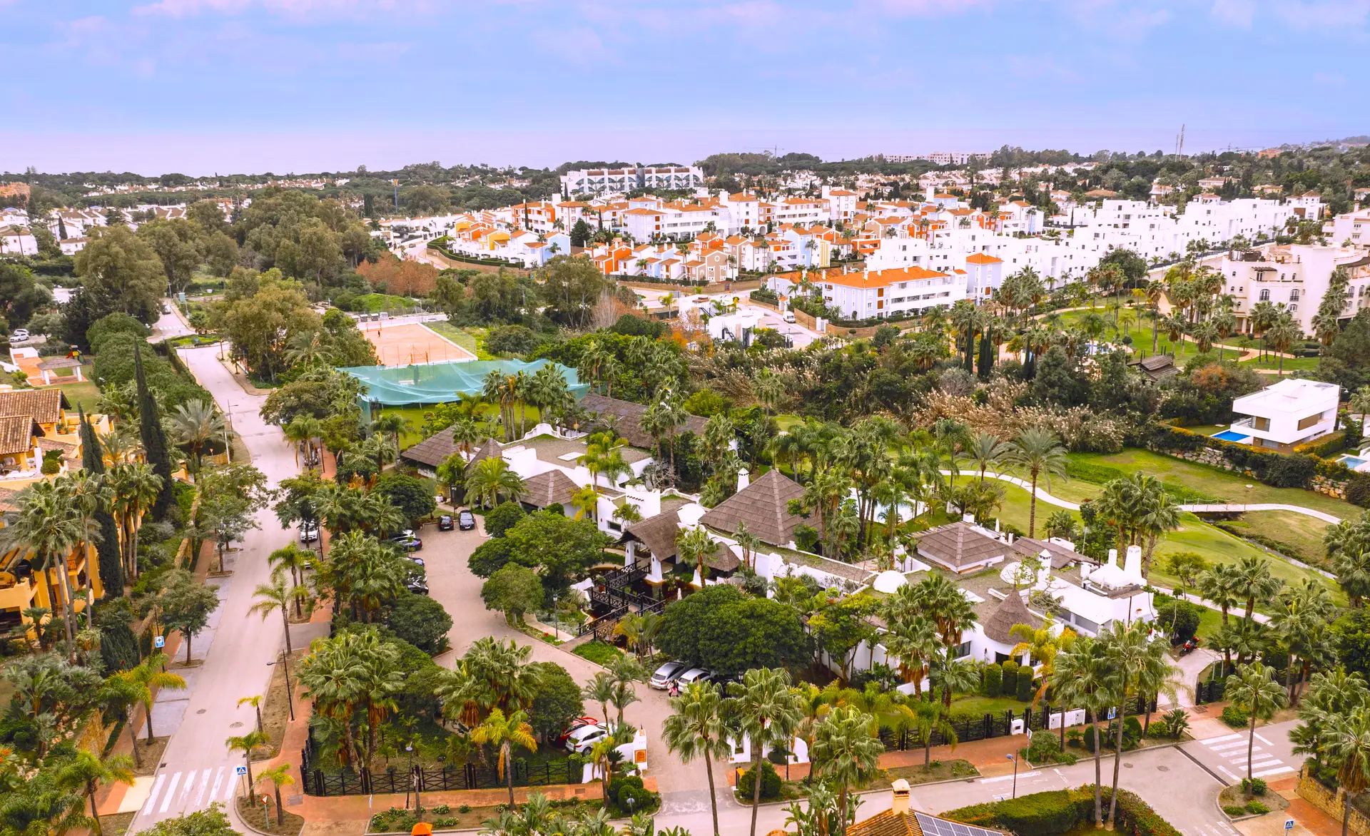 Cascada-Homes-Vasari-Villas-Estepona-El-Campanario-Club-House